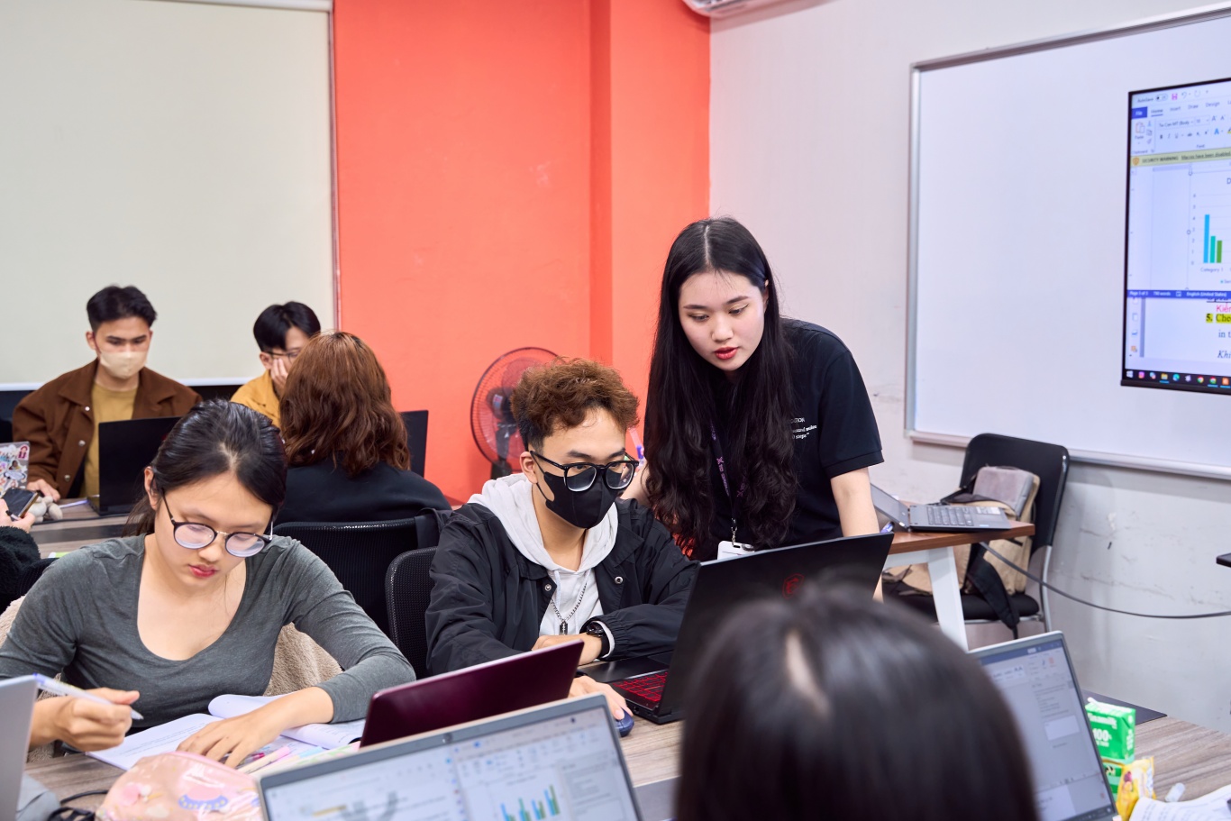 Lớp học MOS tại 10 Education